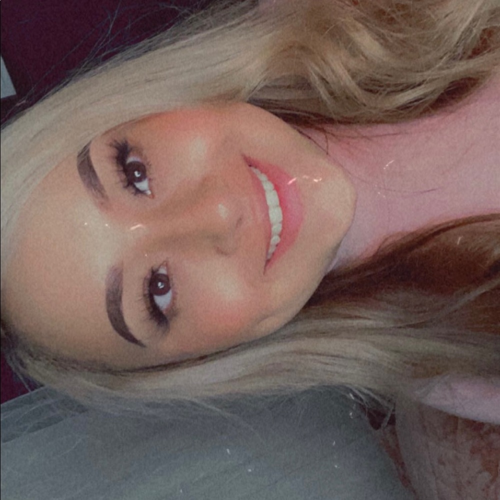 Meet your Posher, Ashly